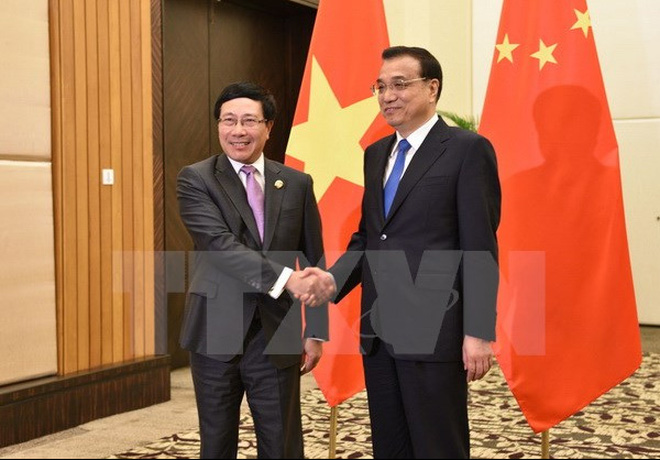 ຮອງນາຍົກລັດຖະມົນຕີຟ້າມບີ່ງມິງພົບປະກັນນາຍົກລັດຖະມົນຕີຈີນຫຼີເຄີຊຽນ